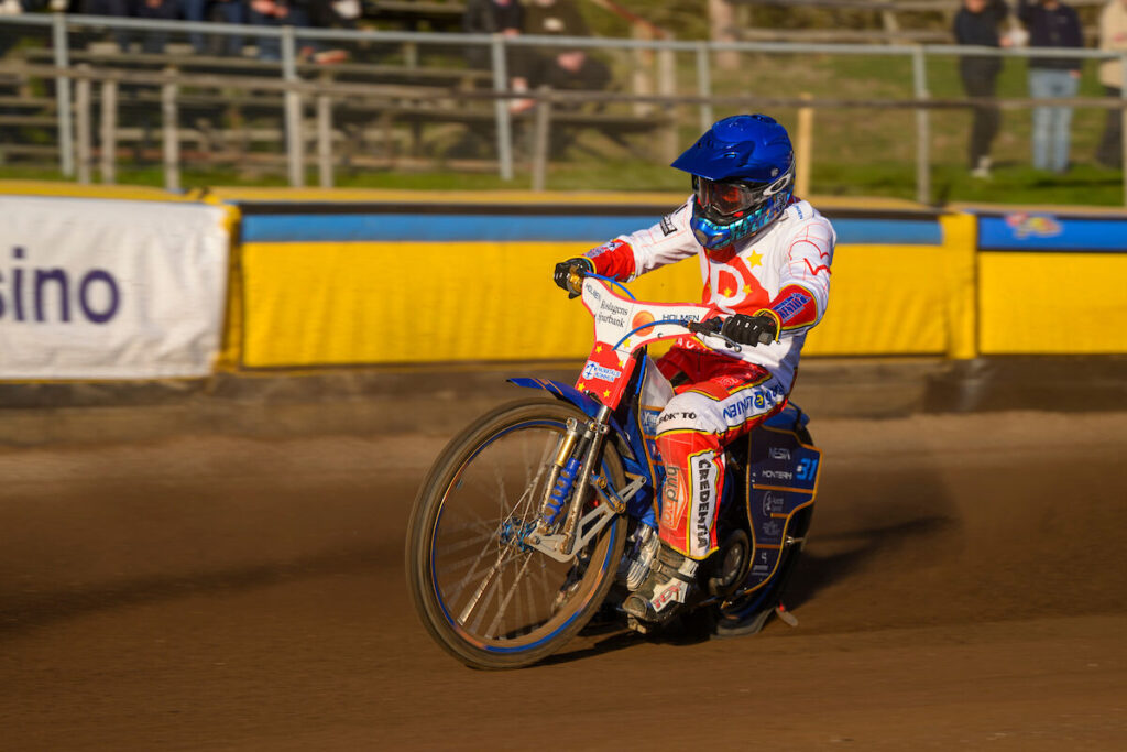 Hallstavik, SVERIGE - 7 maj 2024 : Rospiggarna Jakub Jamrog under matchen i Bauhausligan mellan Rospiggarna och Lejonen på Credentia Arena den 7 maj i Hallstavik ( Foto: Oscar Larsson / SarnehedPhoto )  Nyckelord Keywords: Speedway, Bauhausligan, Rospiggarna, Lejonen, ESS, Elitserien, Elitspeedway, Bauhausligan***Betalbild***